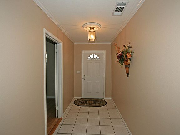 3rd image of 9511 Lynngrove Dr
