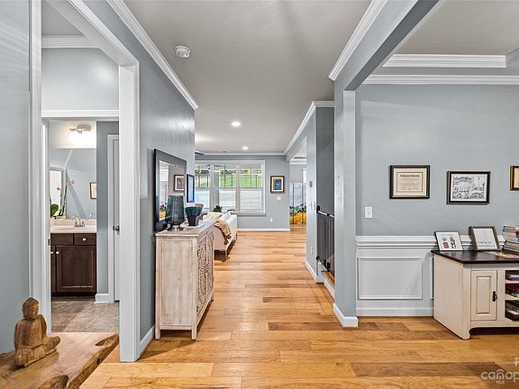 5th image of 7109 Sedgebrook Dr W