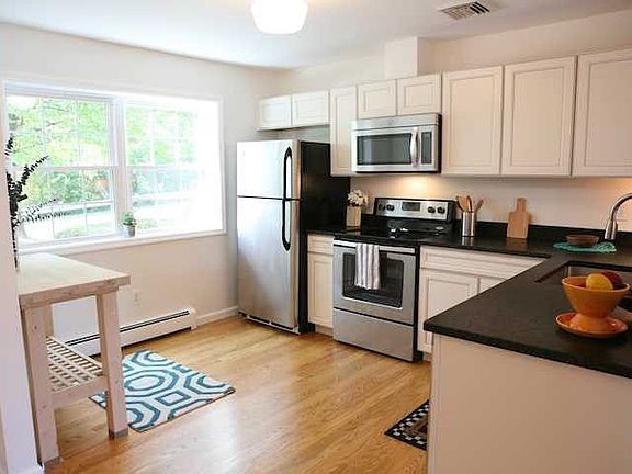 2nd image of 104 Briarwood Ct #104