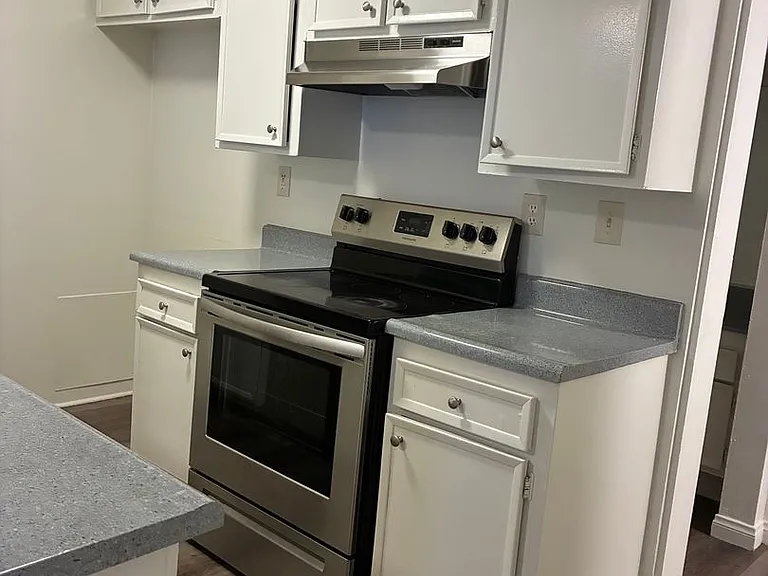 125 - Cedar Regency — Photo 5