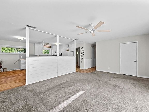 3rd image of 325 Depot St