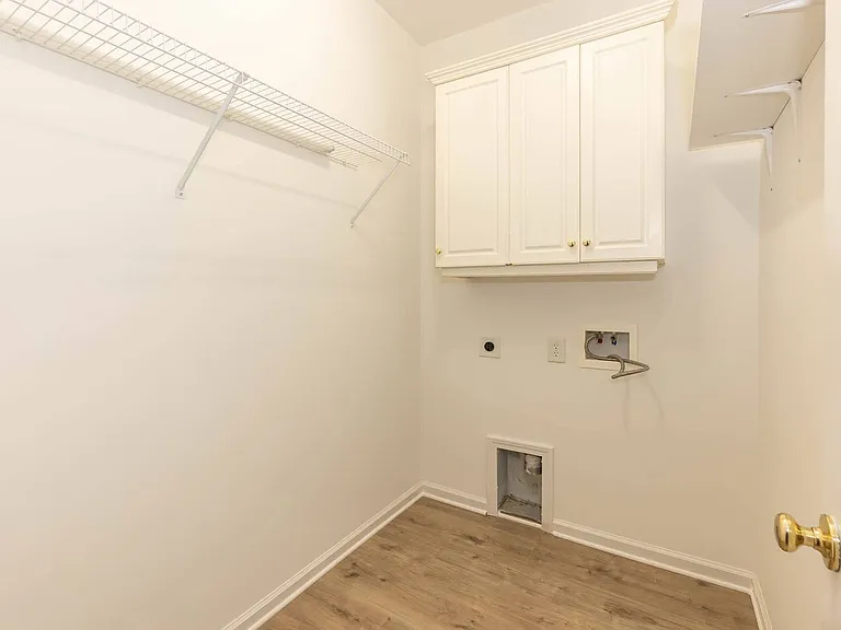 295 Plaza Dr #E — Photo 16