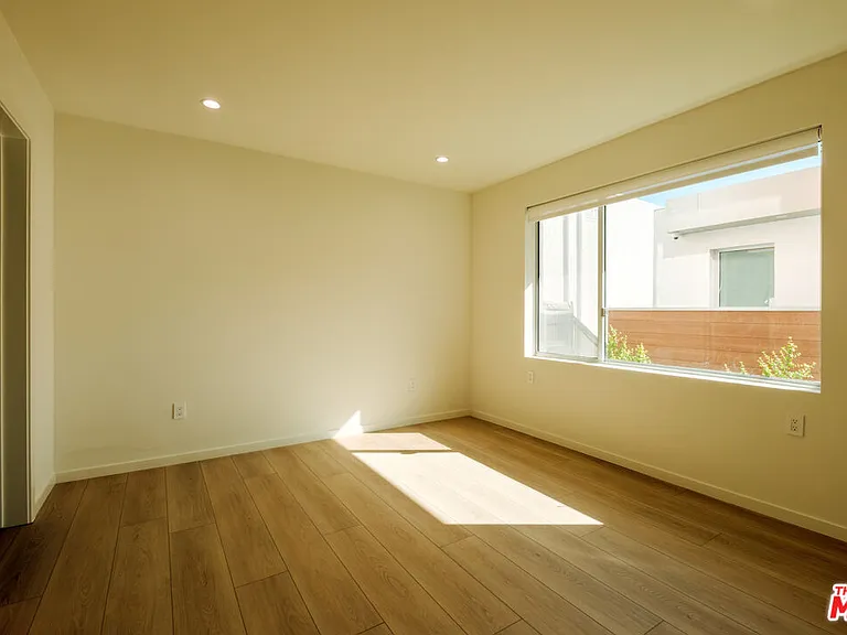 18225 Coastline Dr — Photo 10