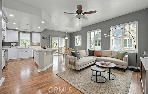 2 bed, 1488 sqft, $4,000 — Photo 2