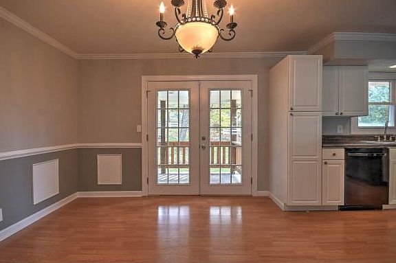 4th image of 4809 Curtis Ct