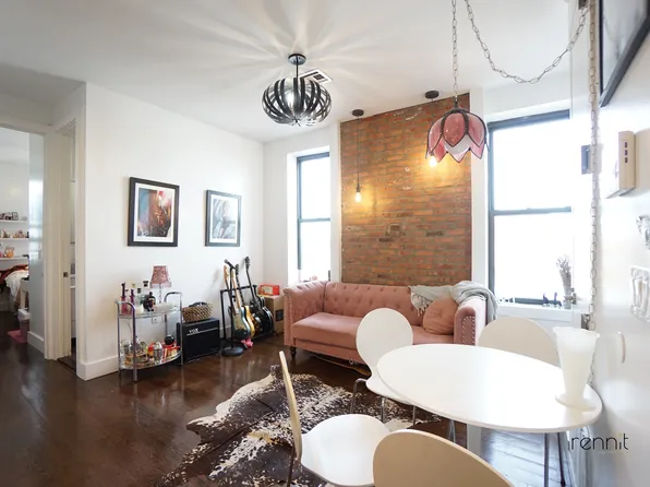 119 Linden Street image 1 of 12