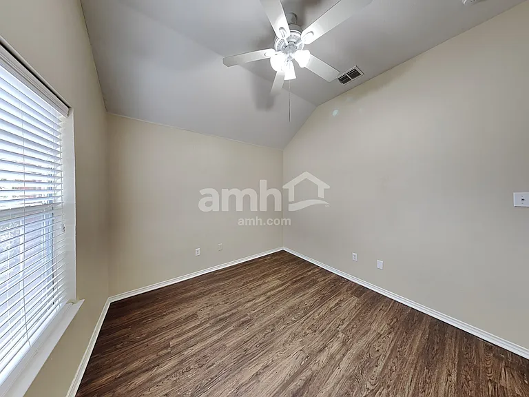 528 Paddle Dr — Photo 11