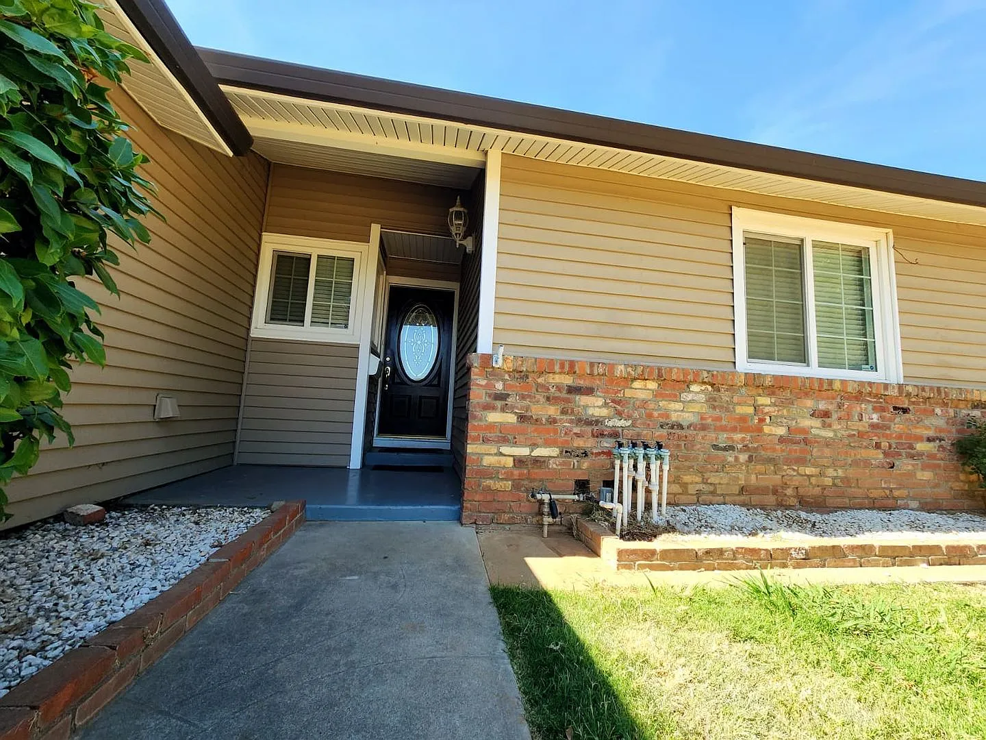 Rancho Cordova 3 Bedroom 2 Bath — Photo 3