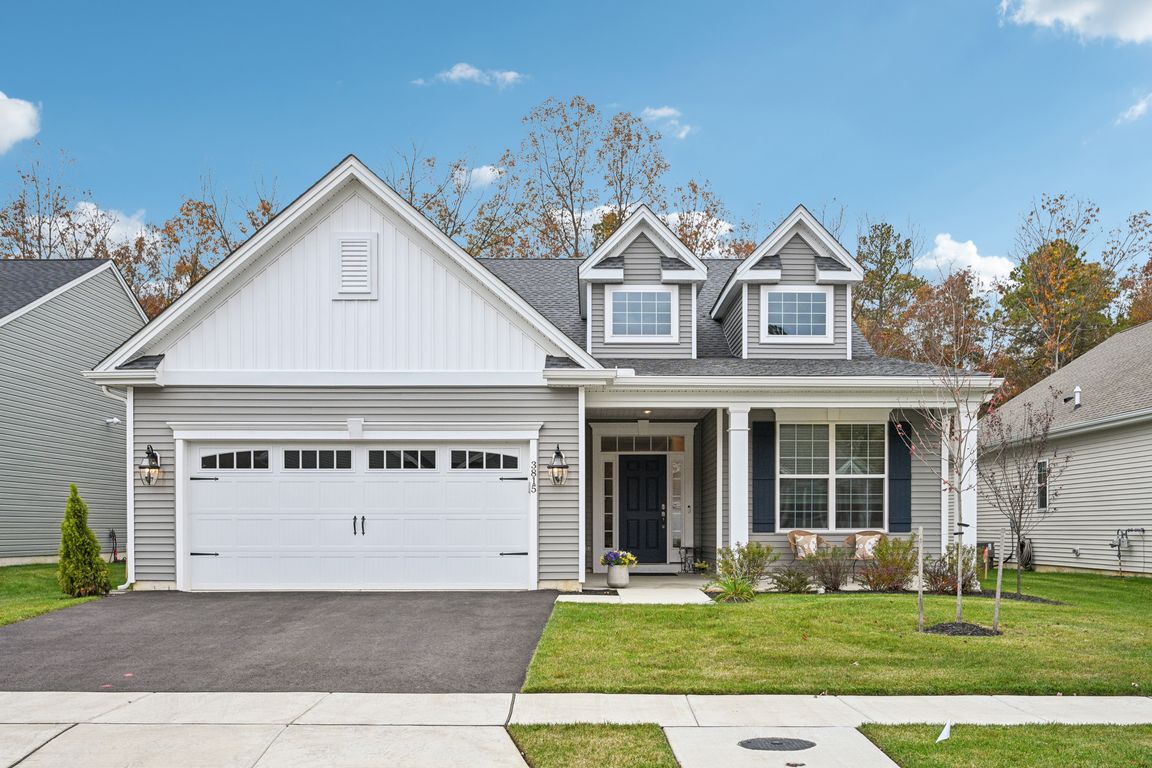 Castleton Dr-S0411-001.jpg