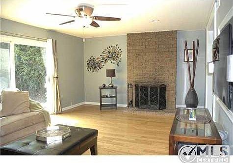 2nd image of 3581 Belford St