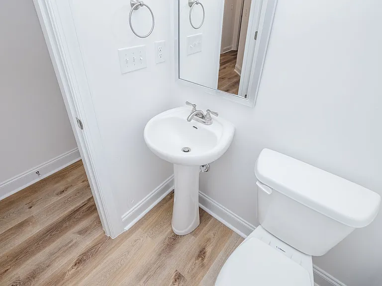 402 Manly Way — Photo 33