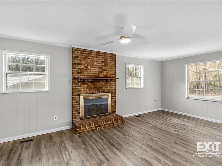 105 Marrow St — Photo 12