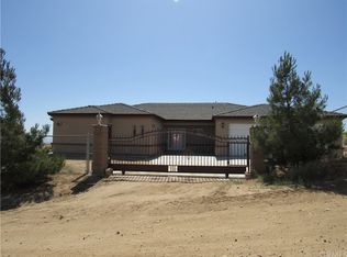 8325 Sahara Rd, Phelan, CA 92371