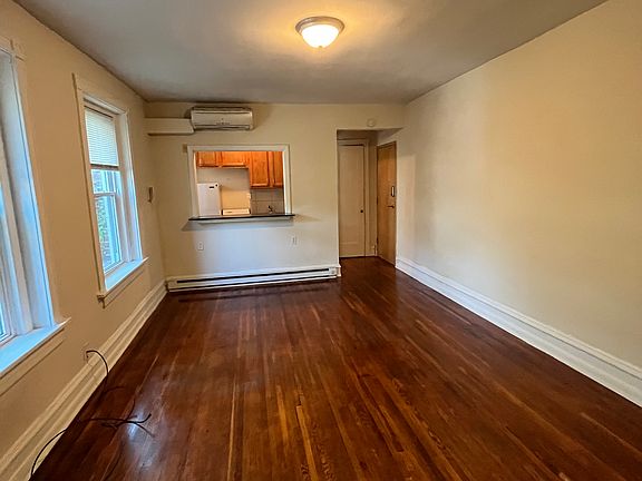 3rd image of 1206 W Franklin St APT 27