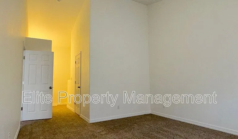 161 S Stardust Cir — Photo 6