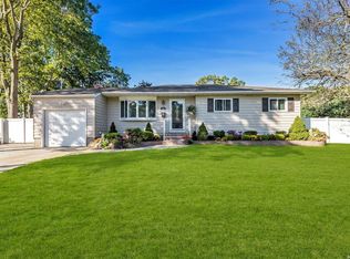 22 Lodi St, Islip Terrace, NY 11752