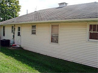 3rd image of 609 Logan St
