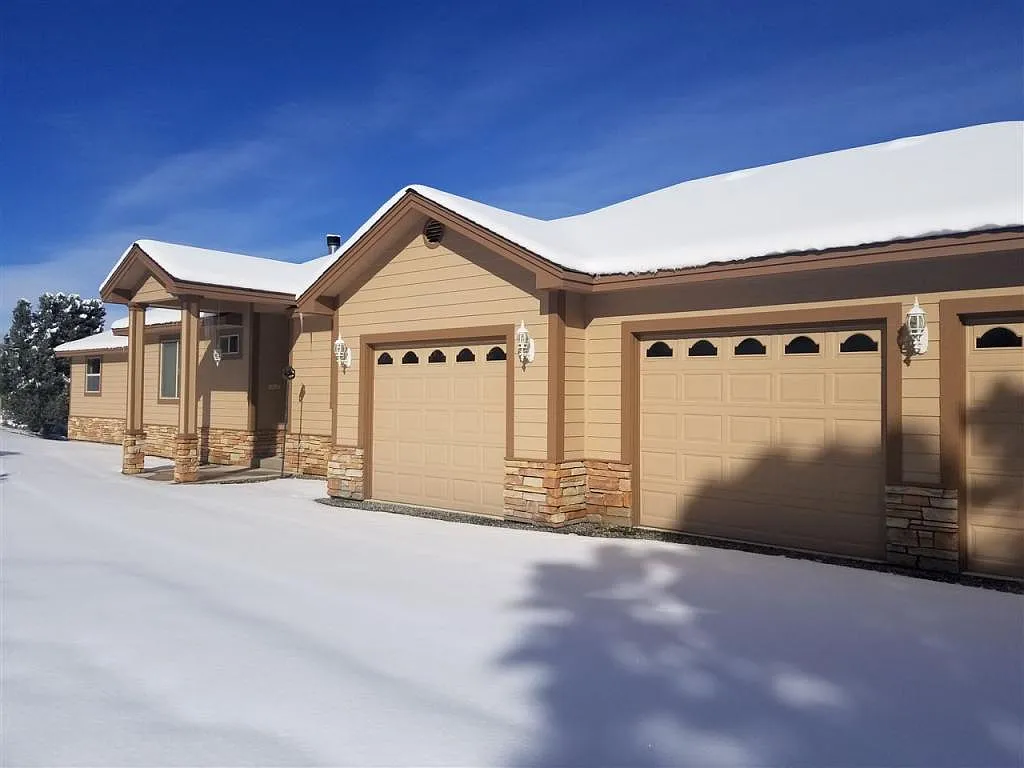 3228 Highland Way photo 1