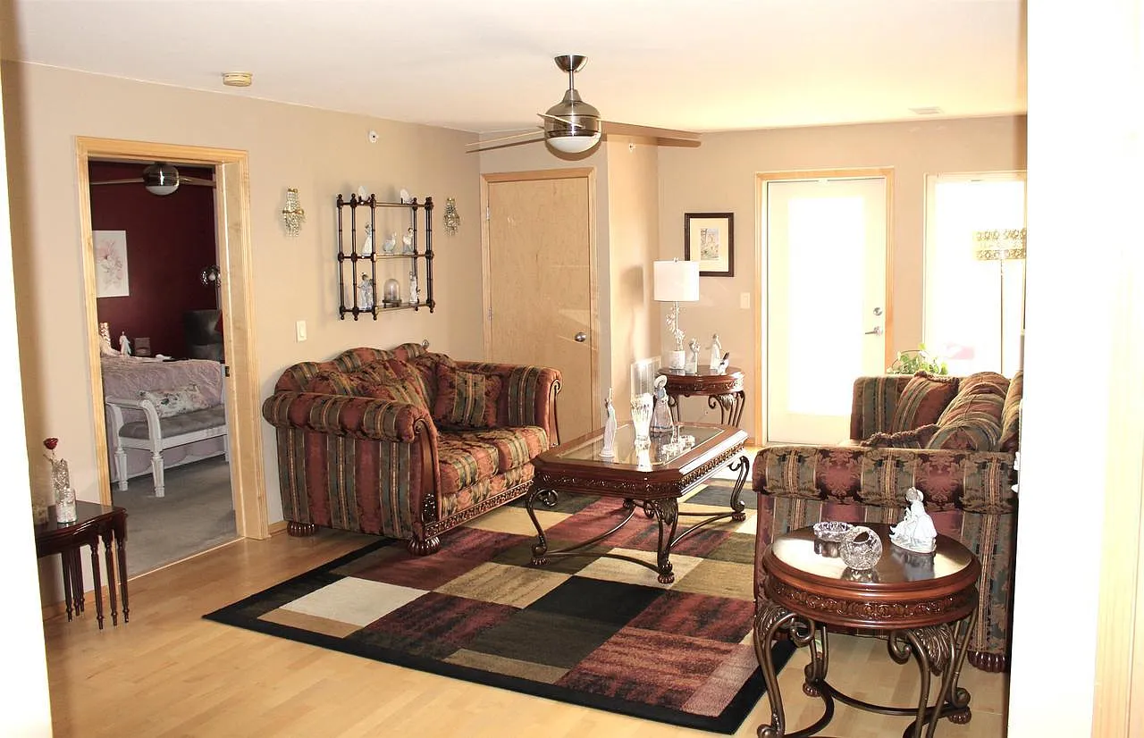 2 bed, 1235 sqft, $2,050 — Photo 2