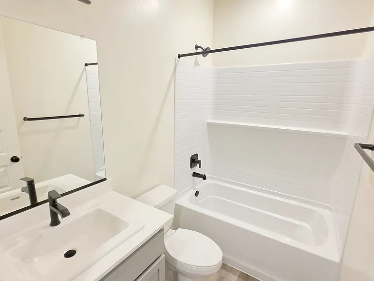 7408 Brenner Pass Way — Photo 7