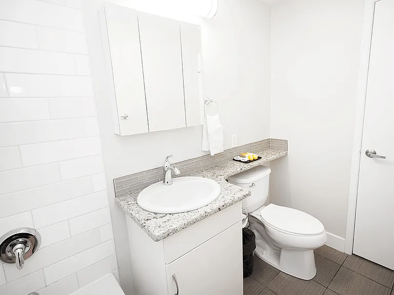 700 Corydon Ave #A — Photo 18