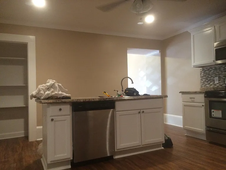 415 Cedar Ave SW — Photo 4