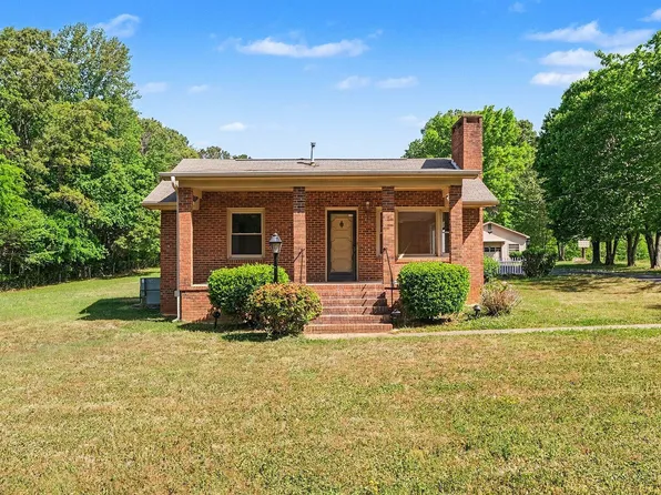 1108 W King St, Hillsborough, NC 27278