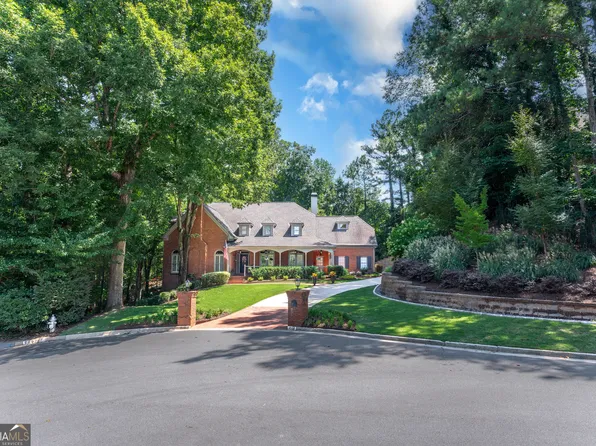 210 Grogans Lake Point, Sandy Springs, GA 30350