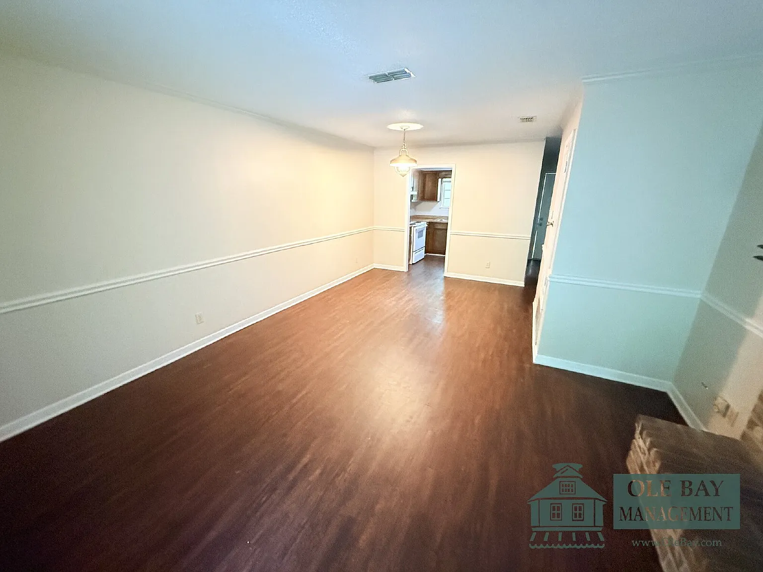 2 bed, 1.0 bath, $825 — Photo 3