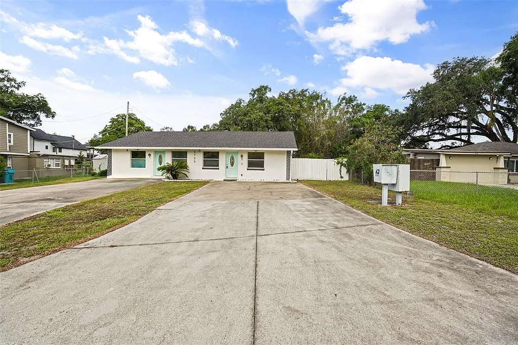 3 bed, 1.0 bath, 910 sqft, $1,850 — Photo 4