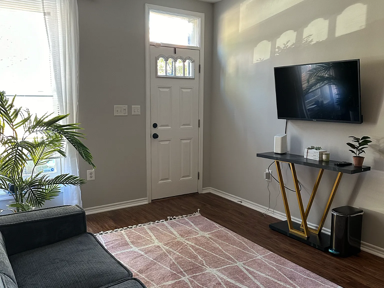 3 bed, 2.5 bath, 1364 sqft, $3,000 — Photo 2