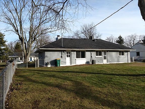 3rd image of 3825 Kenwick Dr