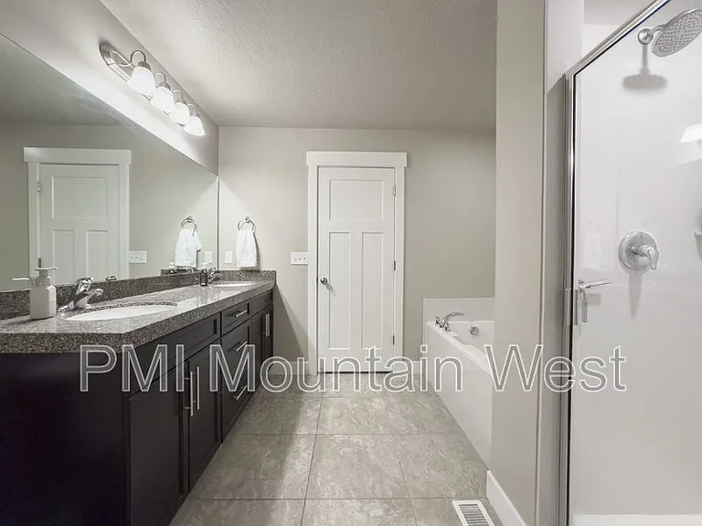 12702 S Stone Heights Dr — Photo 29