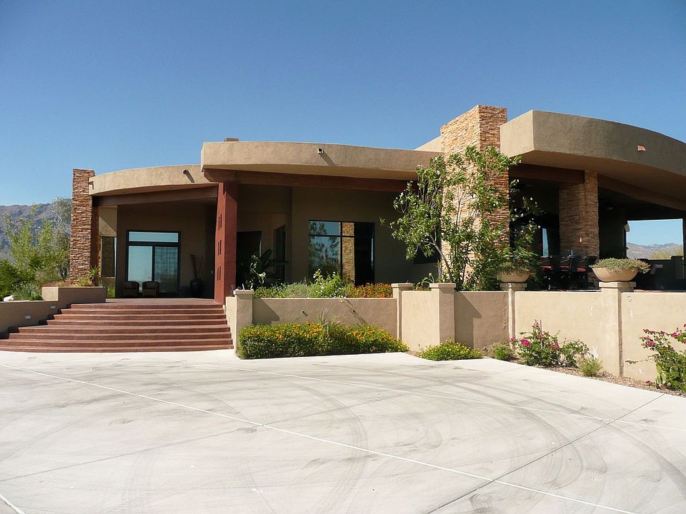 Front driveway elevation