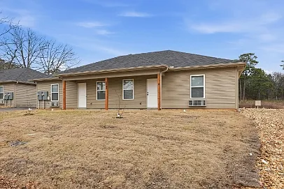 2 bed, $1,300 — Photo 1