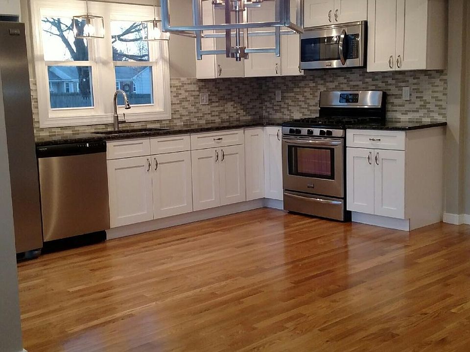 1st image of 12 Beachwood Dr