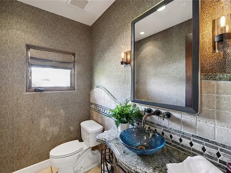 215 S Poinsettia Ave — Photo 35