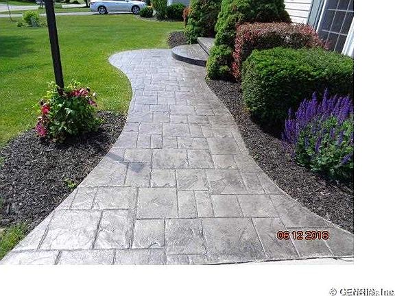 3rd image of 71 Winchester Dr