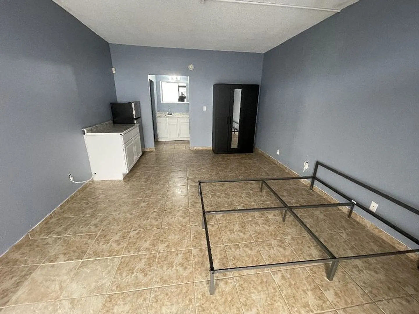 Centrally located condo studio in Orlando! - next to Florida Mall - all utilities included! — Photo 4