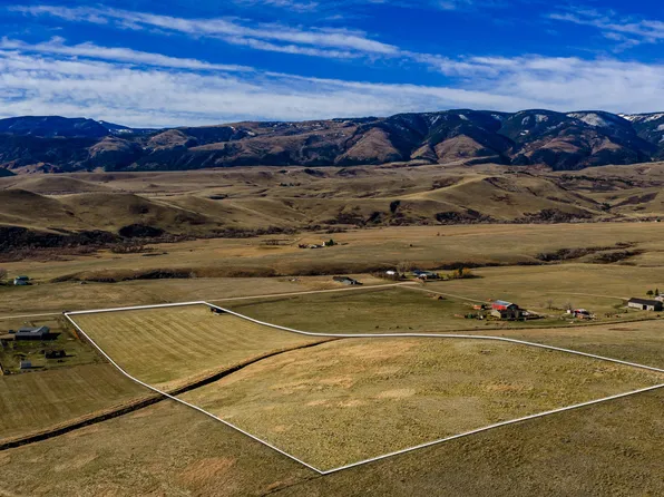 3 Columbus Dr, Parkman, WY 82838