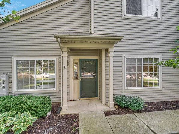 275 Thornwood Way Unit A, South Elgin, IL 60177