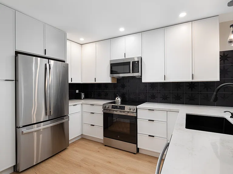 2807 Dale St — Photo 4