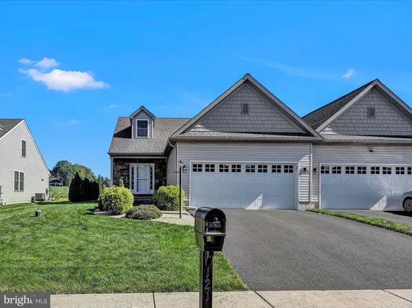 121 Creekview Dr, Paradise, PA 17562