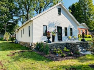 223 1st St, Fenton, MI 48430