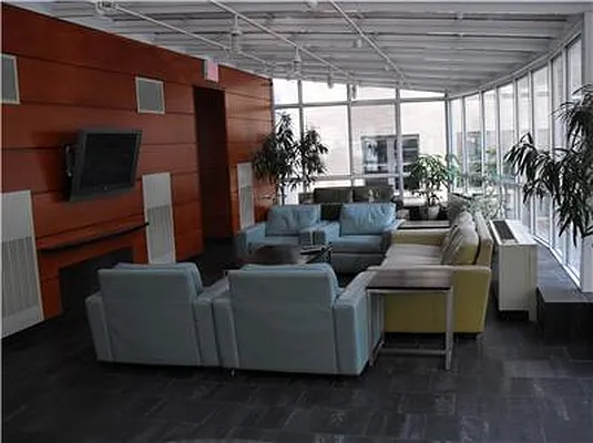 Sold by R New York | media 3