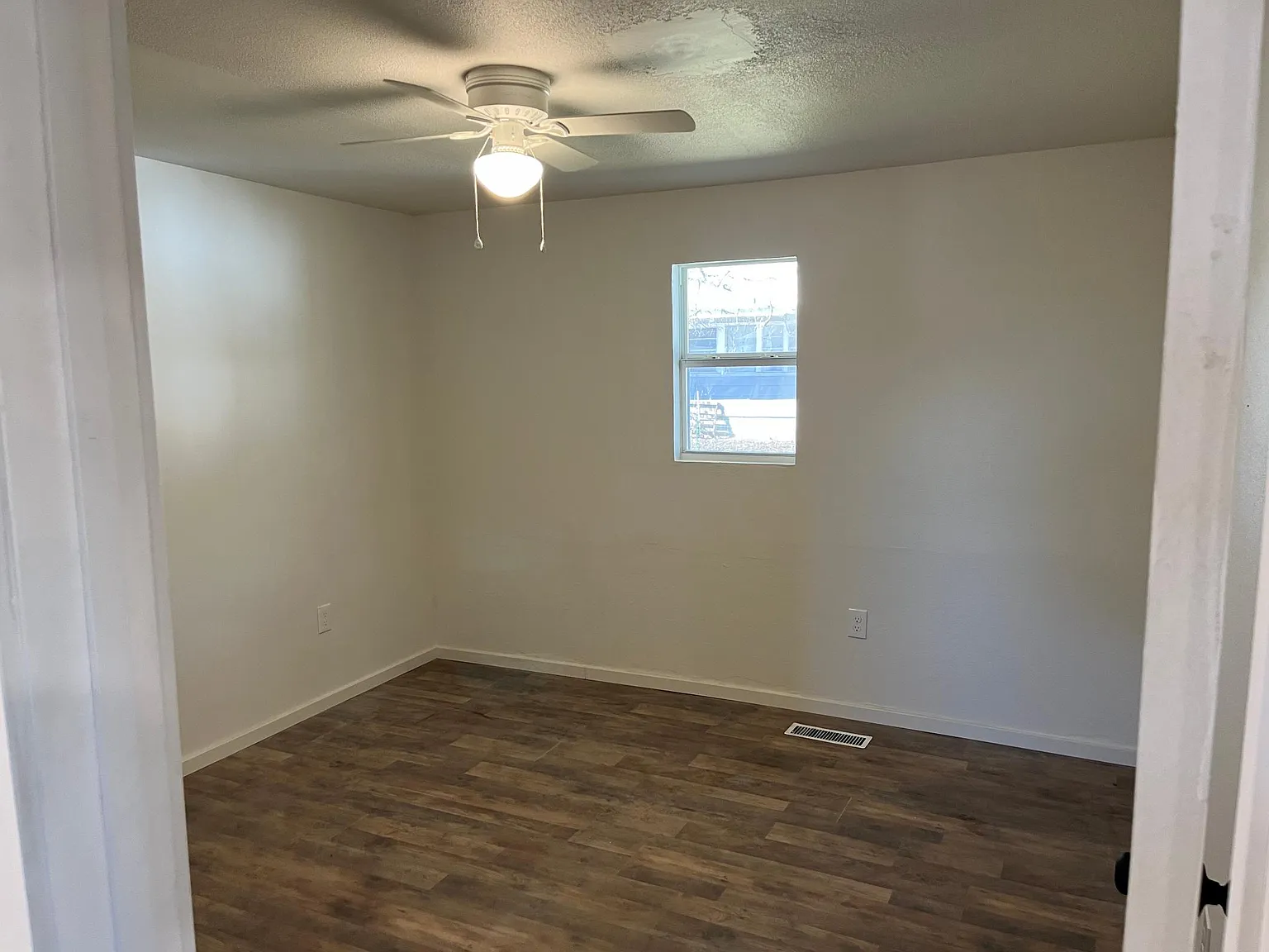 2 bed, $950 — Photo 3