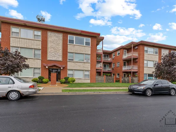 3033 Paris Ave APT 303, River Grove, IL 60171