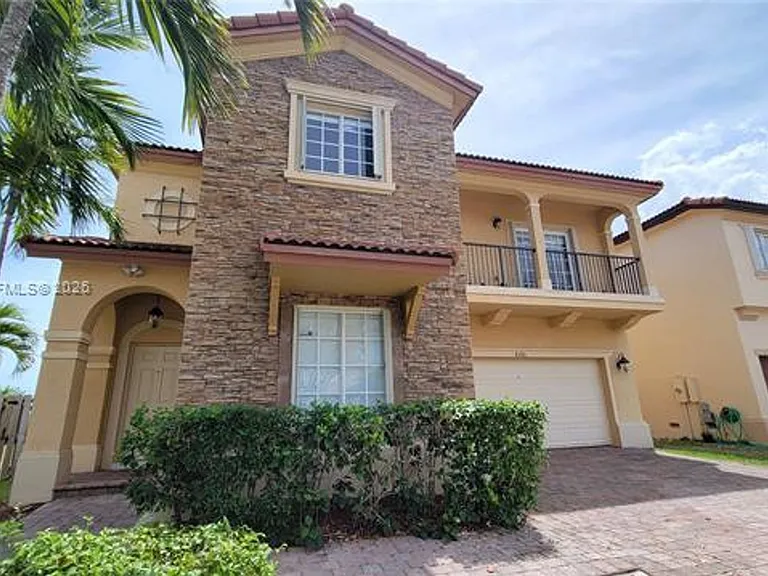 8780 SW 223rd Ter #0 — Photo 2