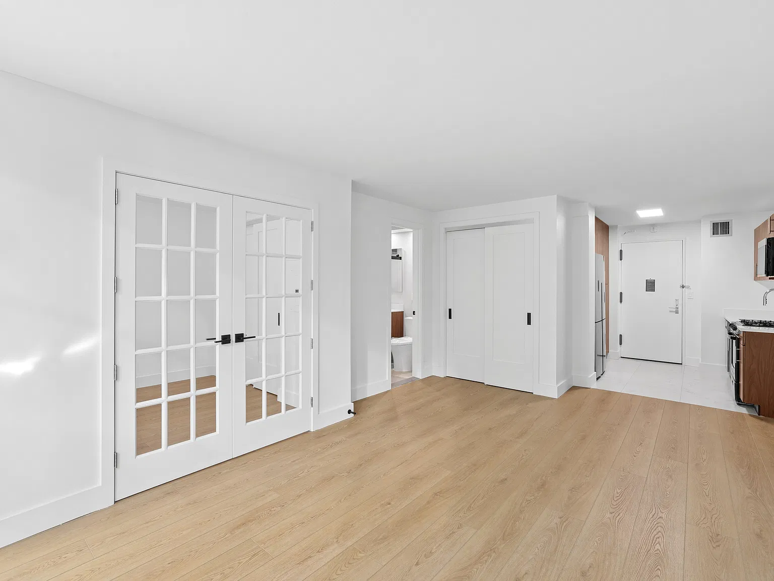 315 West 57th Street — Photo 2