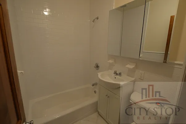 Rented by City Stop Realty | media 23